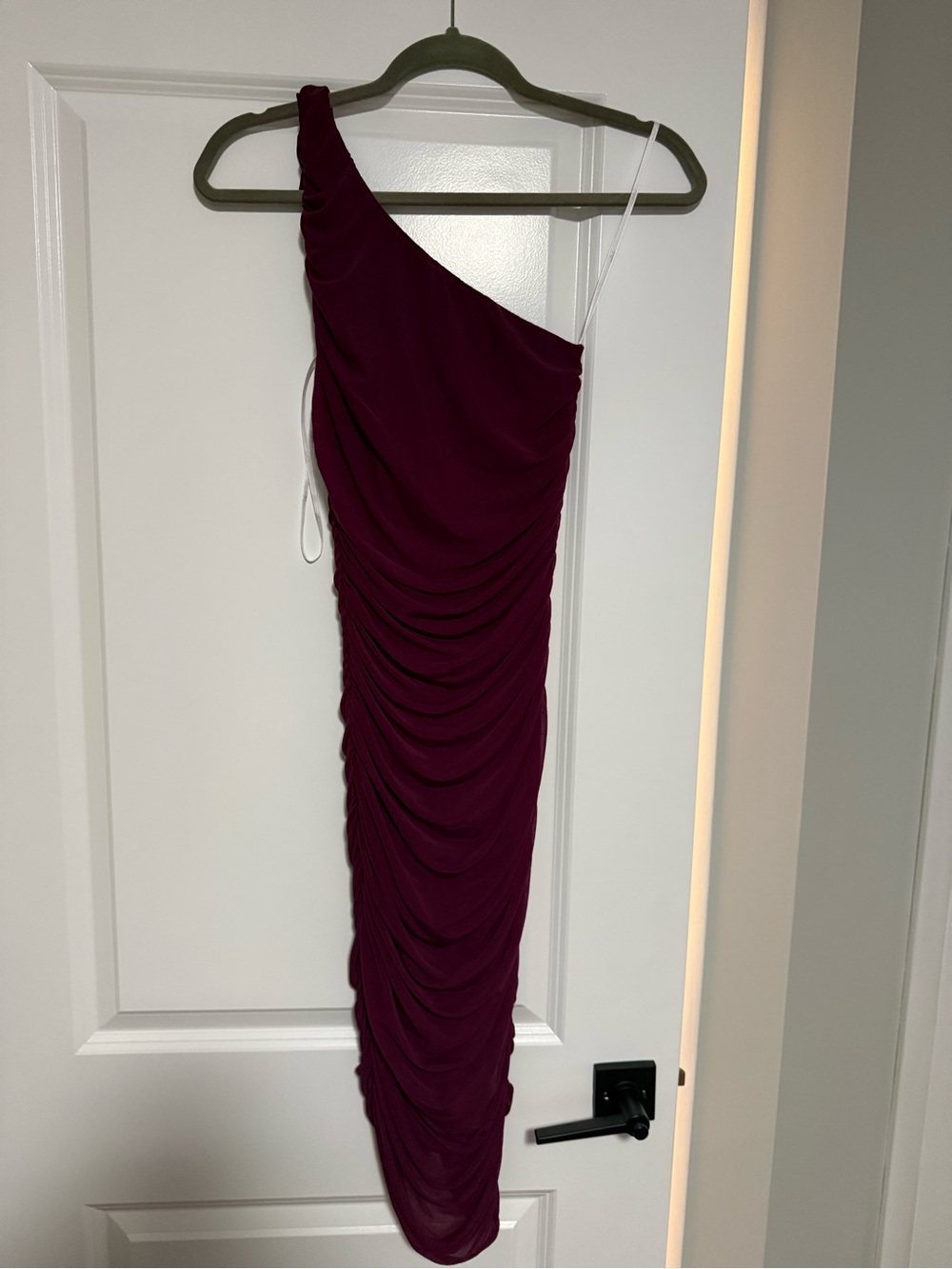 Lulu's One-Shoulder Ruched Midi Dress in Plum